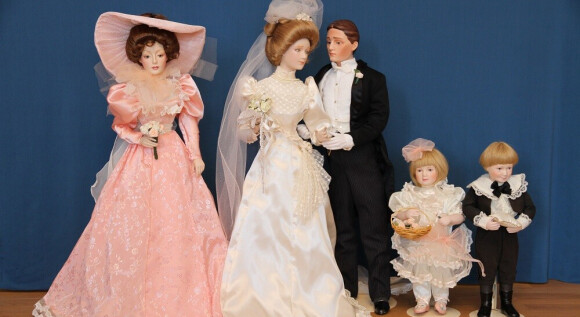 Выставка кукол «Свадебный альбом»
